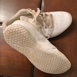 Nike cheer shoes